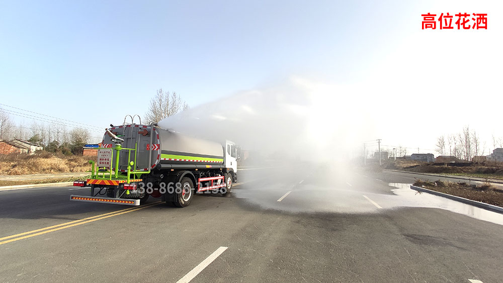 東風多利卡D9灑水車