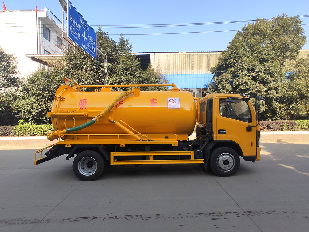 【7.5立方】東風(fēng)凱普特K7東風(fēng)多利卡吸污車(chē)