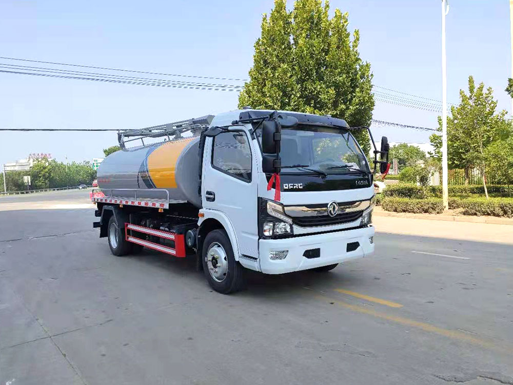 【9立方 】東風(fēng)多利卡D7吸糞車  東風(fēng)凱普特K7