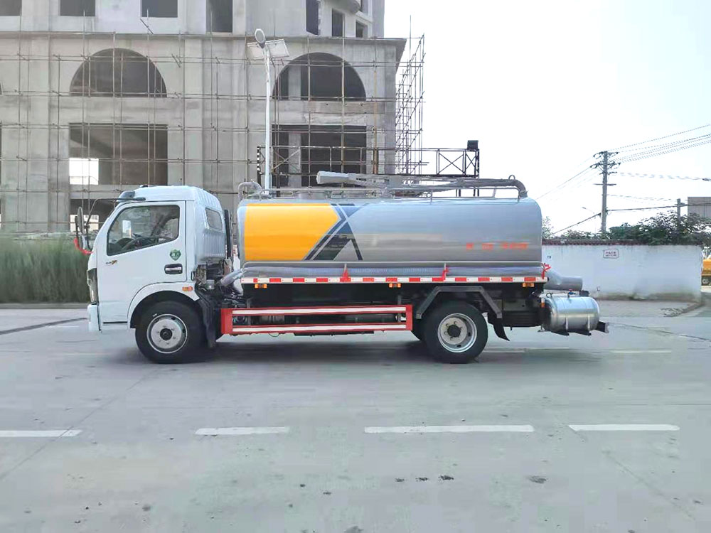 【9立方 】東風(fēng)多利卡D7吸糞車  東風(fēng)凱普特K7