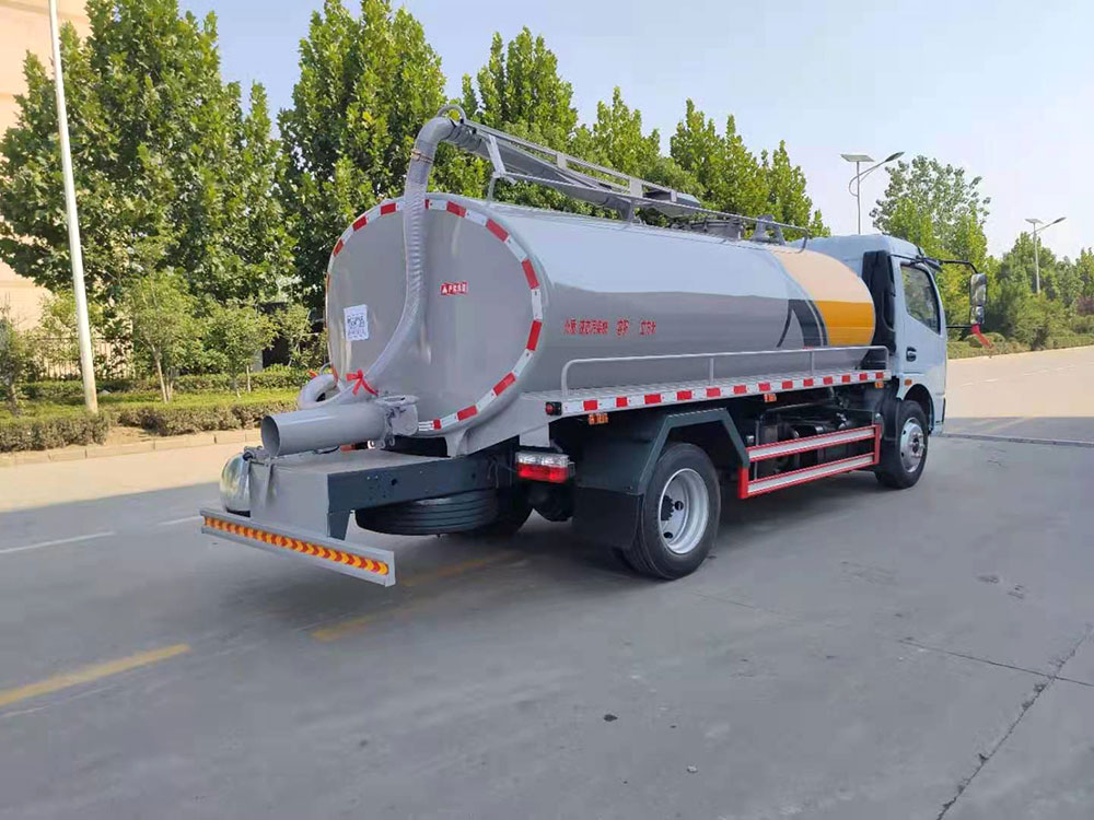 【9立方 】東風(fēng)多利卡D7吸糞車  東風(fēng)凱普特K7