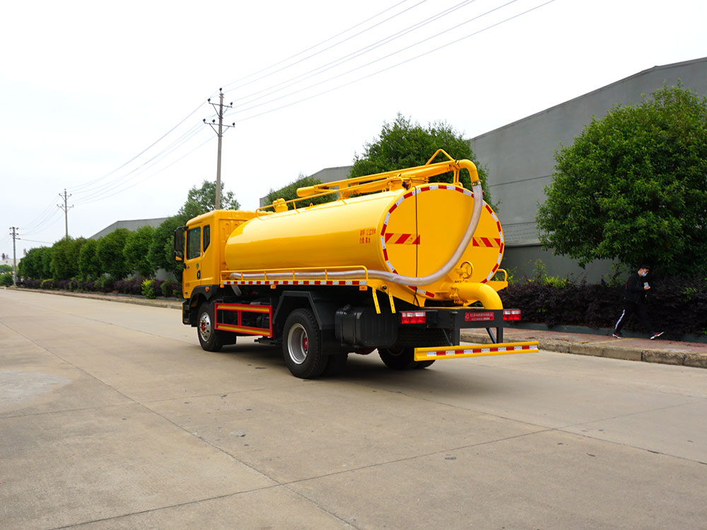 【12立方 】東風(fēng)多利卡D9吸糞車