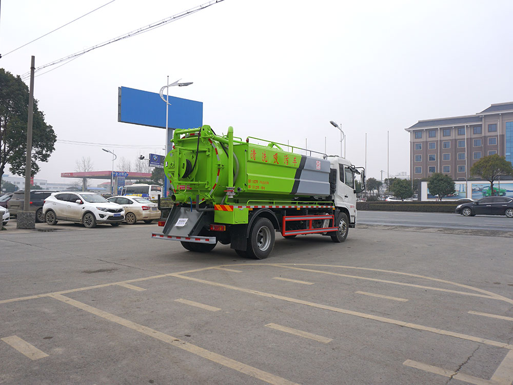 東風天錦清洗車