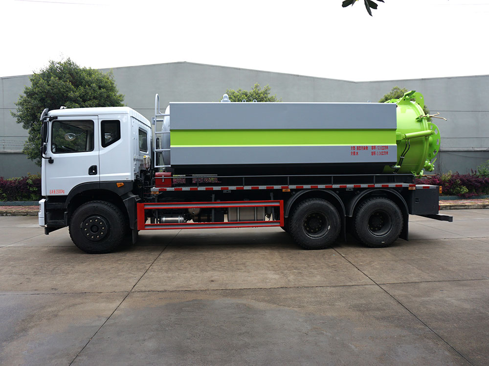 東風(fēng)華神T5清洗吸污車(chē)