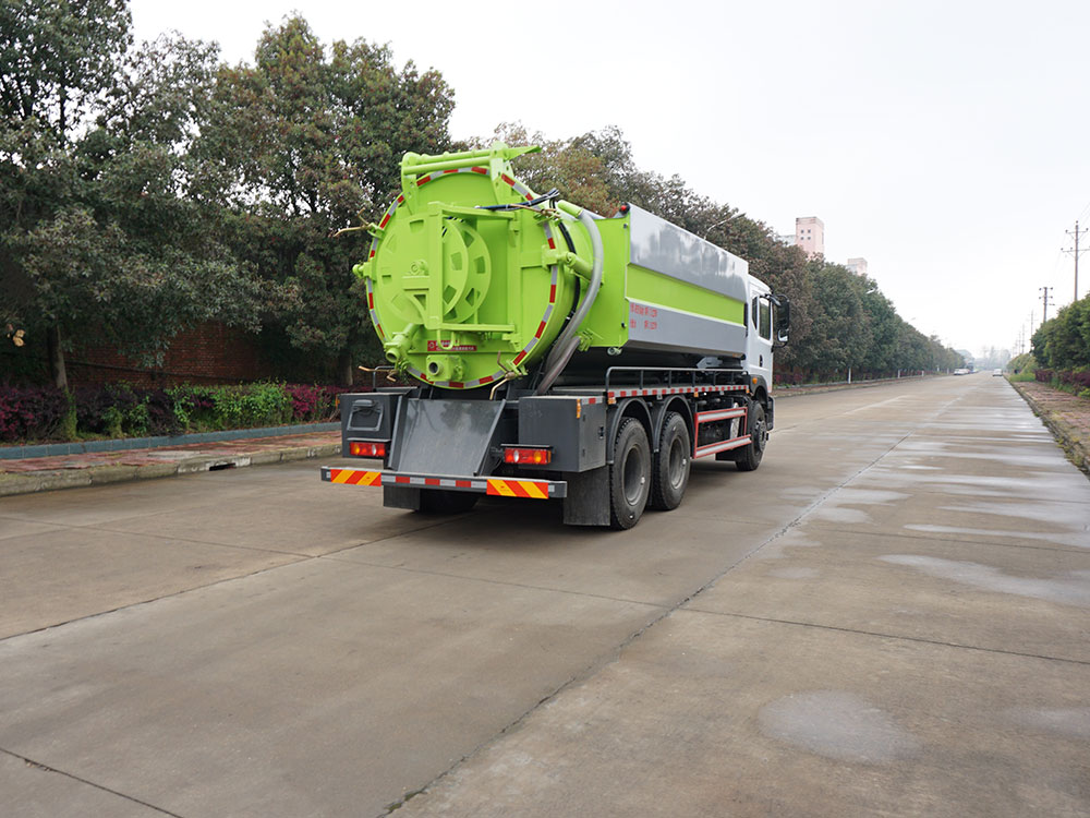 東風(fēng)華神T5清洗吸污車(chē)