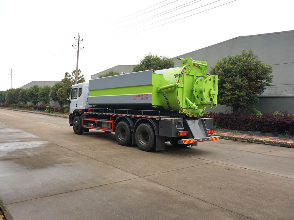 東風(fēng)華神T5清洗吸污車(chē)