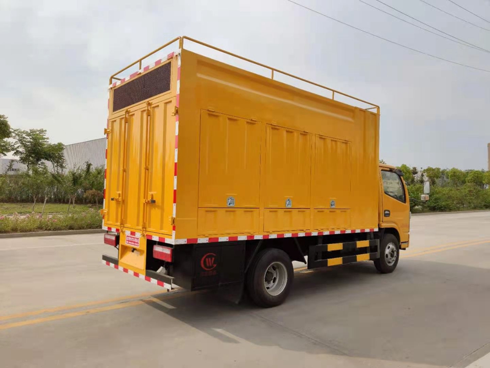 東風多利卡D6吸污凈化車