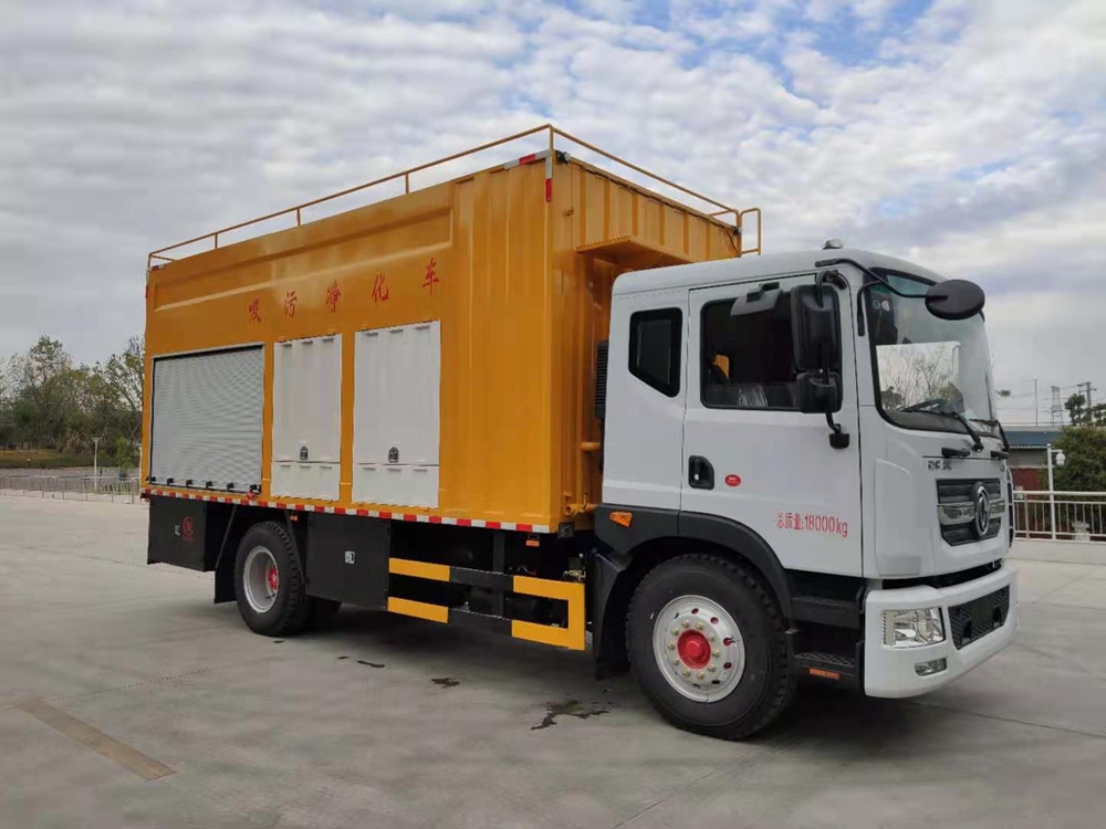 東風多利卡D9吸污凈化車