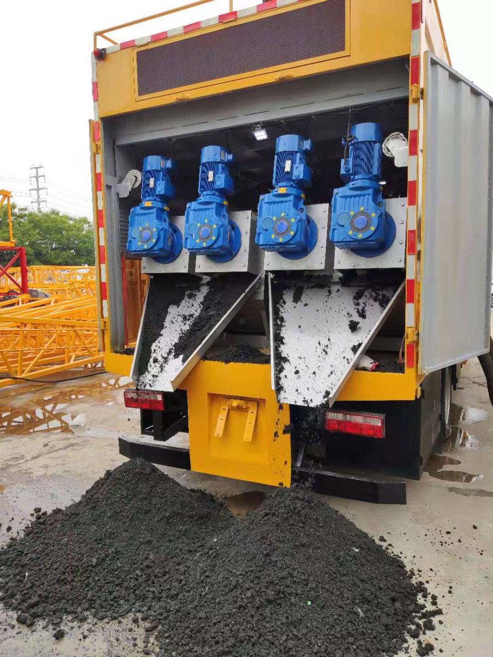 東風多利卡D9吸污凈化車