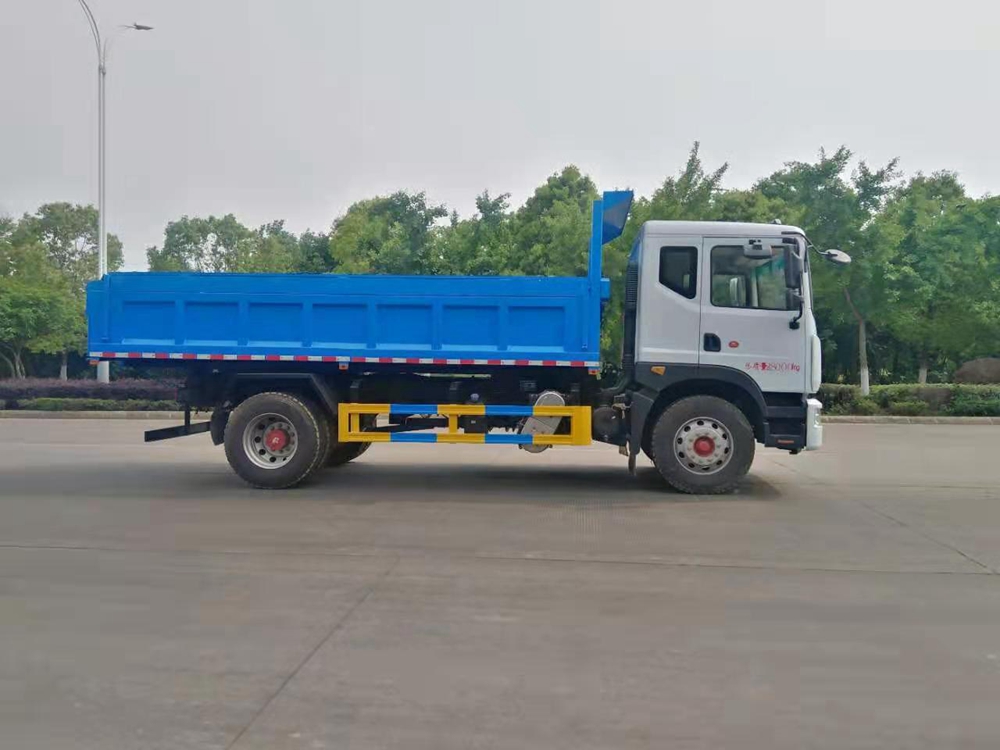 東風(fēng)多利卡D9自卸式垃圾車