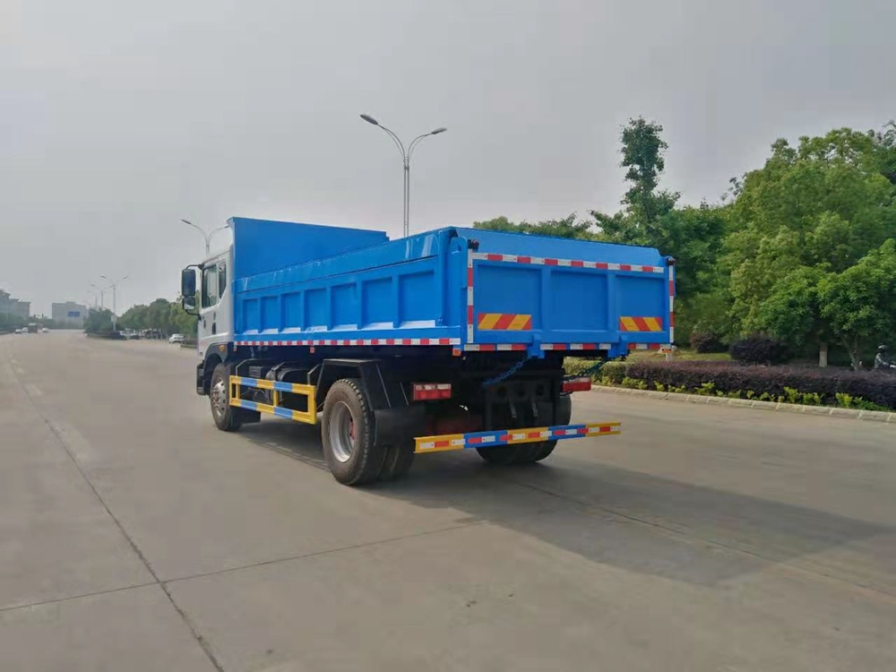 東風(fēng)多利卡D9自卸式垃圾車