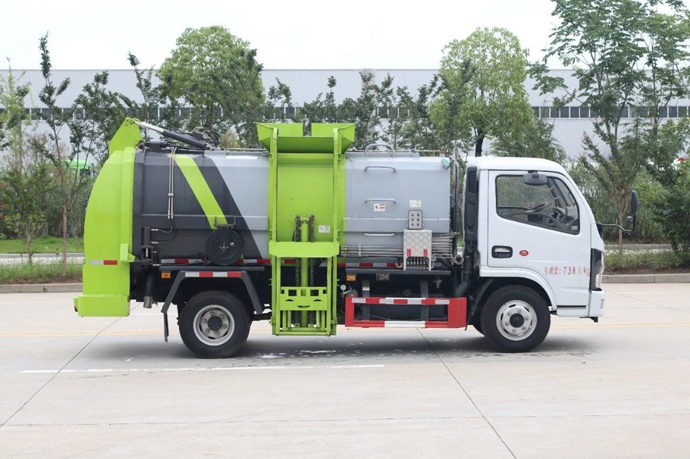 【4.5立方】東風(fēng)多利卡D6餐廚垃圾車